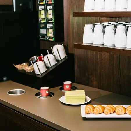 Travel24 מלון 3*